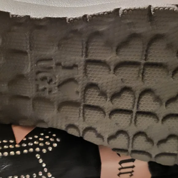 UGG Gray Suede Boots.Never Worn! - Picture 3 of 7